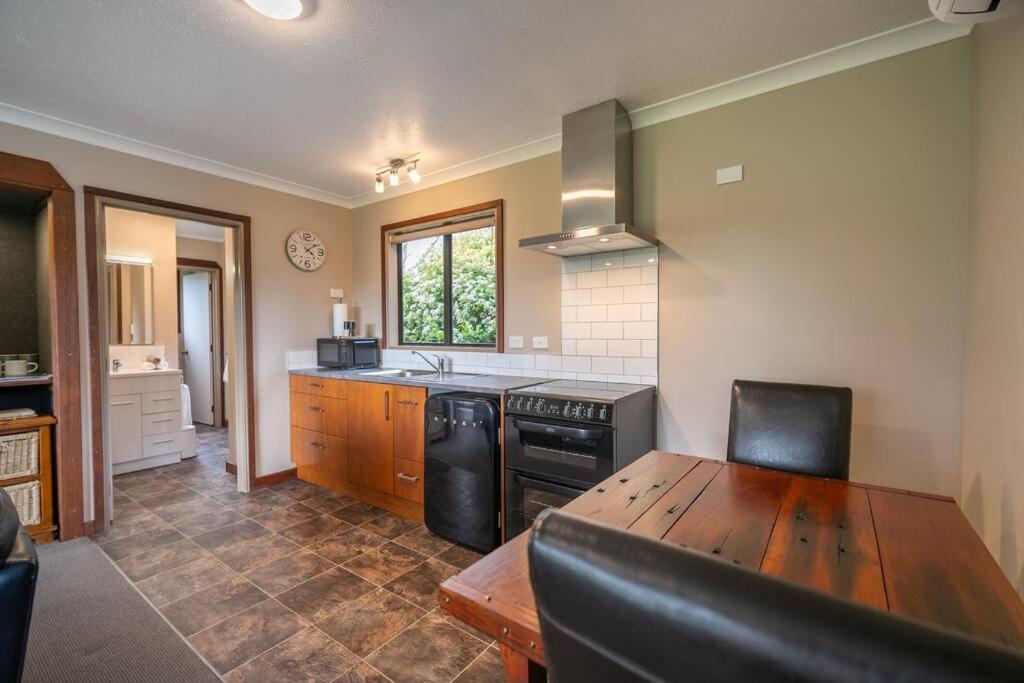 Te Anau Cottage Ngoại thất bức ảnh